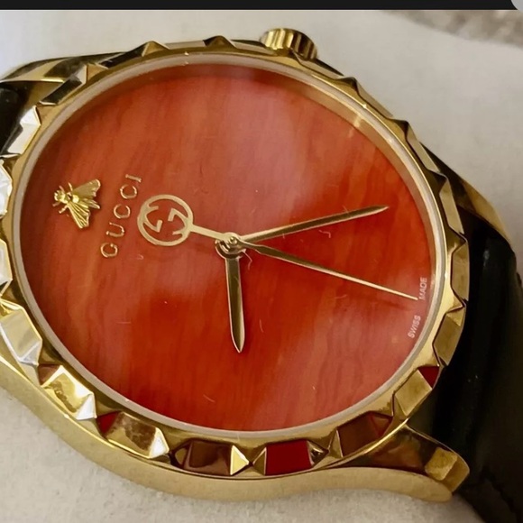 Gucci G Timeless Bee Red Dial Mens Watch - Picture 7 of 9